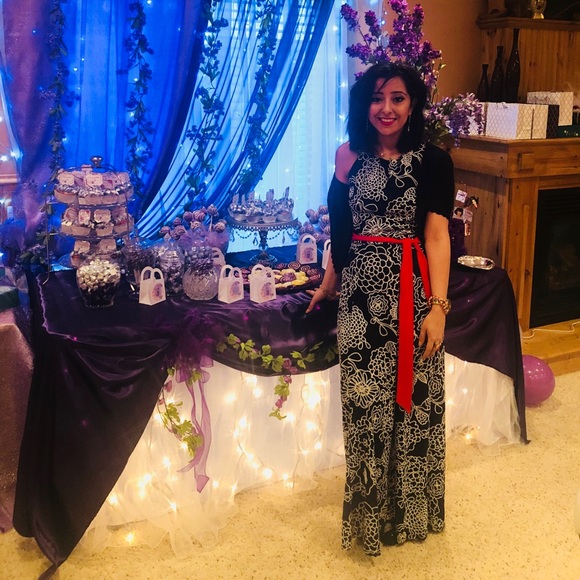 Maxi sleeveless dress only worn once - Picture 2 of 3